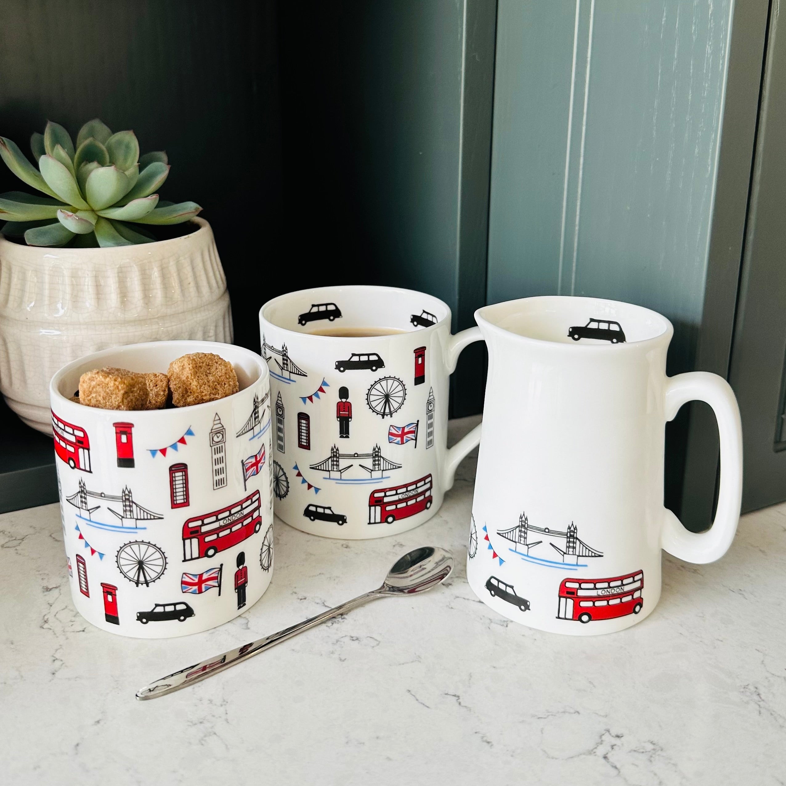 London Scatter Half Pint Jug